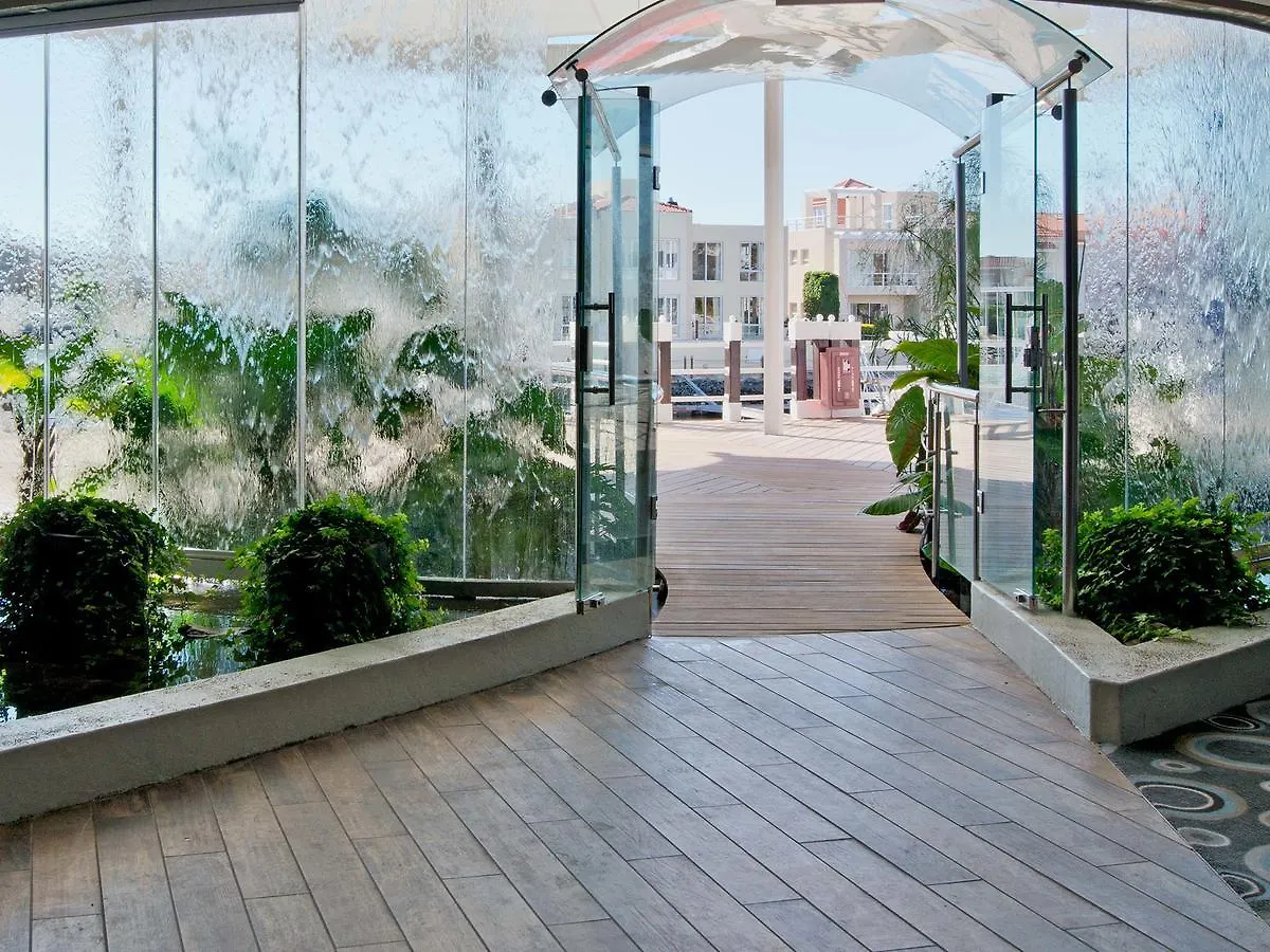 Krystal Beach Hotel 4*, Gordons Bay